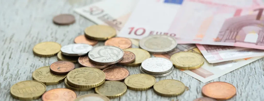Unterstützung mehrerer Währungen mit automatischer Umrechnung